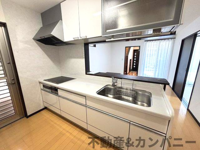中村4丁目の中古戸建のキッチン|収納がたっぷりできるキッチンです