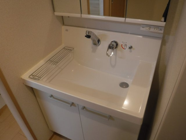 サウスコートの独立洗面台|他のお部屋の参考写真となります。