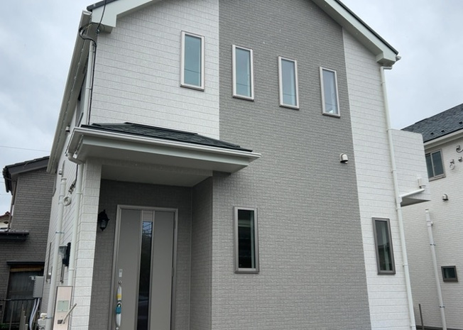 【外観】 | 相模原市緑区町屋１丁目に誕生する新築一戸建てです。幅員５．１ｍの西側道路に接した整形地で日当り・通風ともに良好。周辺は閑静な住宅街で小中学校やスーパーも徒歩圏内に揃う恵まれた住環境です。