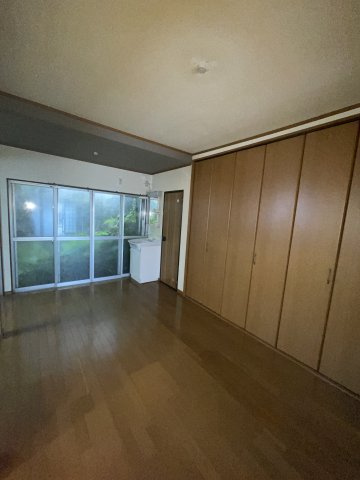兵庫区熊野町5丁目貸家の洋室