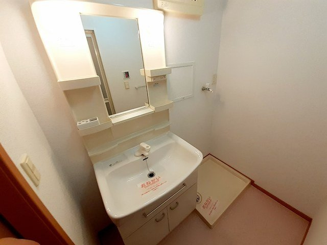ベルメゾンの洗面所|脱衣スペースもあります