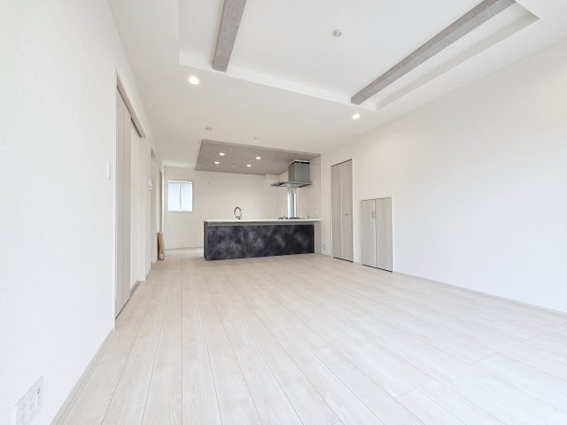 【居間・リビング】 | 知多市つつじが丘3丁目　2号棟【仲介手数料0円】