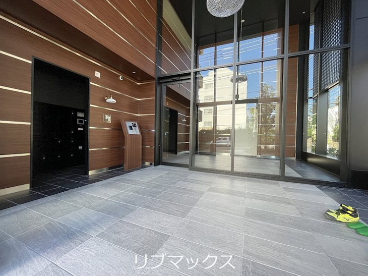 【エントランス】シークリサンス西岡本 