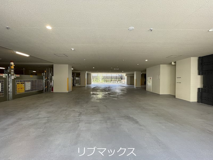 【駐車場】シークリサンス西岡本 