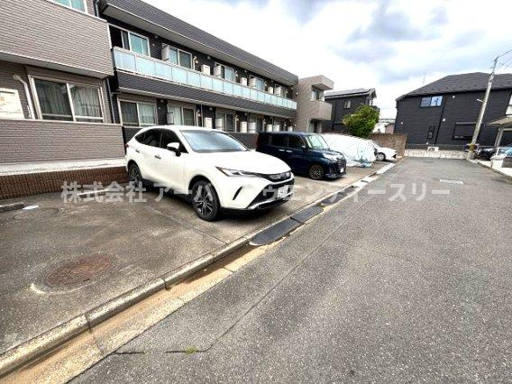 セレ玉川上水の駐車場