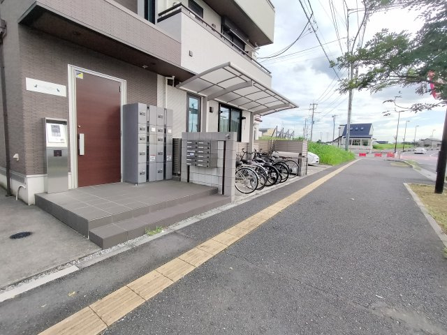ソモア浦和美園のエントランス