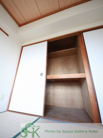 ヒルサイドテラス垂水の収納|同マンション同タイプ※色味仕様が異なる場合がございます