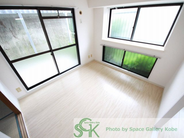 ヒルサイドテラス垂水の寝室|同マンション同タイプ※色味仕様が異なる場合がございます