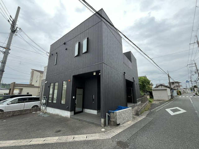 アースビル錦織の外観