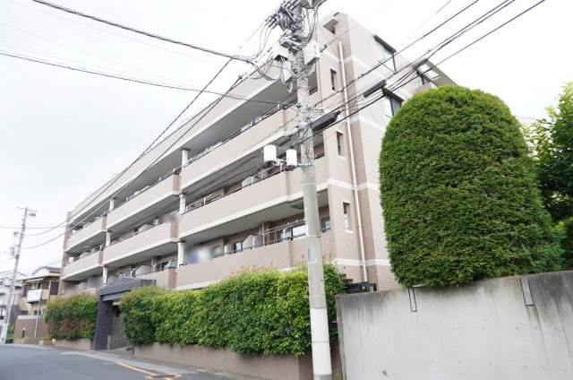 ライフピア北越谷の外観