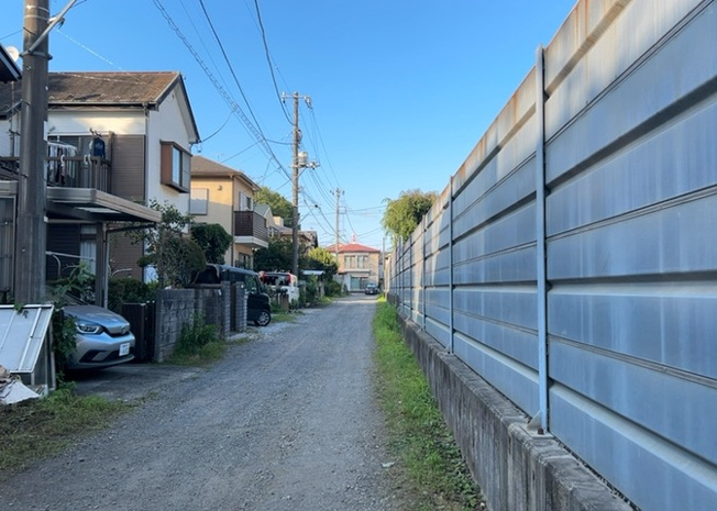 【展望】 | 桜や紅葉の名所に出かける人は多いと思いますが、家にいながら季節の移ろいを感じる生活を送りませんか？リビングや窓から見える景色が生活を彩るワンポイントに！現地から見える景色を堪能してみては如何でしょう。