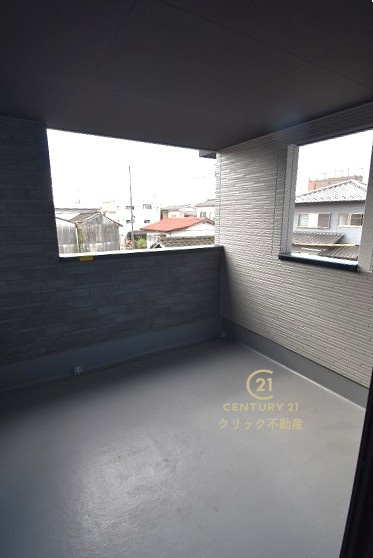 ケイアイフィット　水戸市本町　4期 　限定1棟！のバルコニー|インナーバルコニーは洗濯物外干し派の強い味方！天気が変わりやすい季節の外出も安心です。外出が難しい日に出るだけでも気分転換になる、嬉しいスペースです。