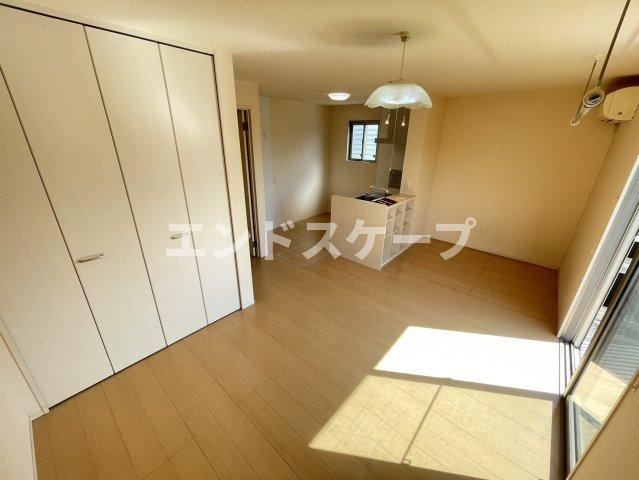 ロイヤルガーデン岡之郷　Ａの居間・リビング|高崎、前橋、伊勢崎エリアのお部屋探しはエンドスケープまで！お客様の理想お聞かせ下さい♪