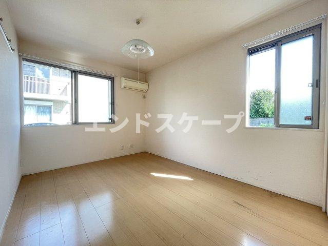 ロイヤルガーデン岡之郷　Ａの洋室|高崎、前橋、伊勢崎エリアのお部屋探しはエンドスケープまで！お客様の理想お聞かせ下さい♪