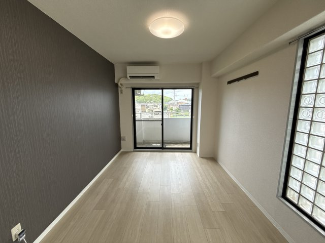 ウイングス北平野の洋室