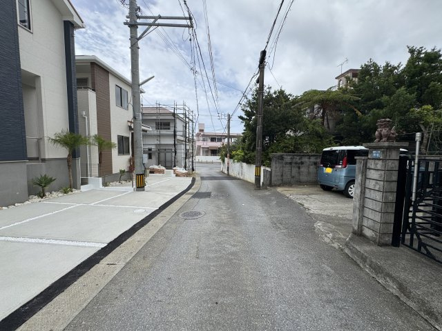 宜野湾市嘉数（全8棟）C号棟の前面道路含む現地写真|※北東側公道3.5m♪