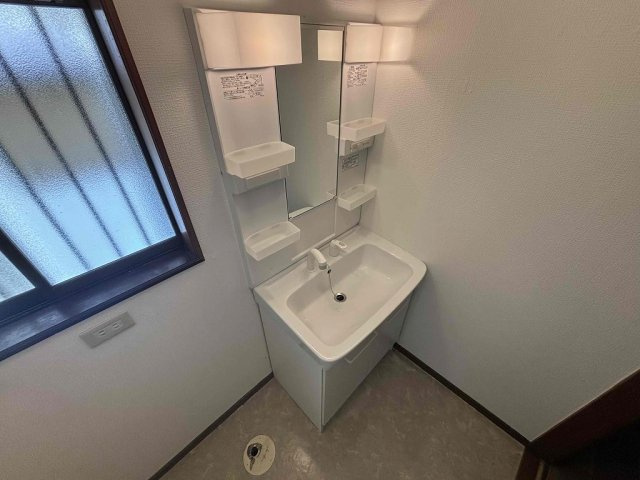 塩屋台3丁目戸建の独立洗面台