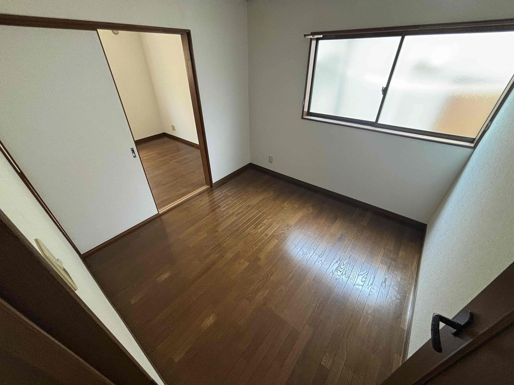 塩屋台3丁目戸建の洋室