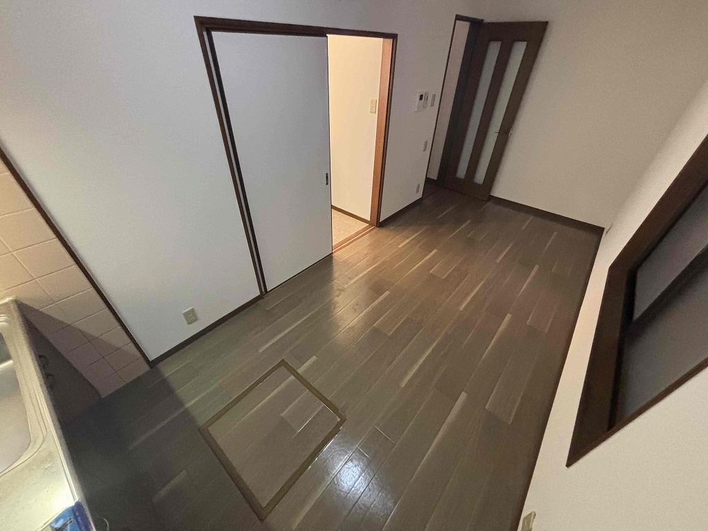 塩屋台3丁目戸建のトイレ