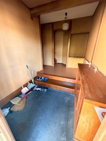 柏崎市橋場町レントハウスの玄関