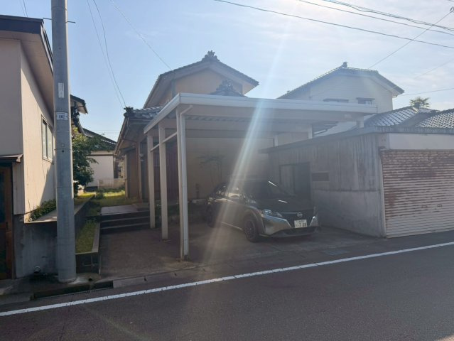 柏崎市橋場町レントハウスの駐車場