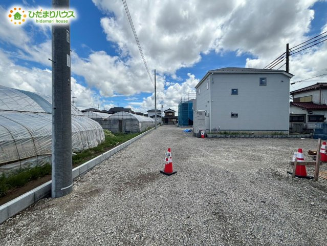 野田市木間ケ瀬2期　新築戸建　4号棟の前面道路含む現地写真