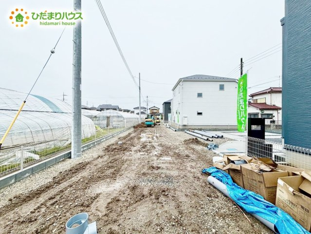 野田市木間ケ瀬2期　新築戸建　4号棟の前面道路含む現地写真|交通量が少なくゆったりとした前面道路は、小さなお子様のいるご家庭にも安心です(^^♪