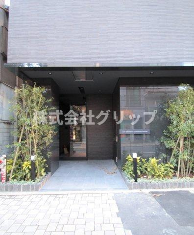 Le'a横濱阪東橋駅前のエントランス