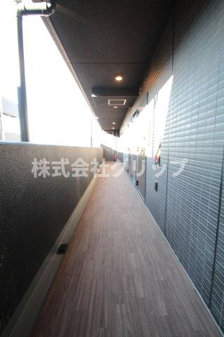 Le'a横濱阪東橋駅前の駐車場