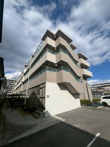 クレセントコート