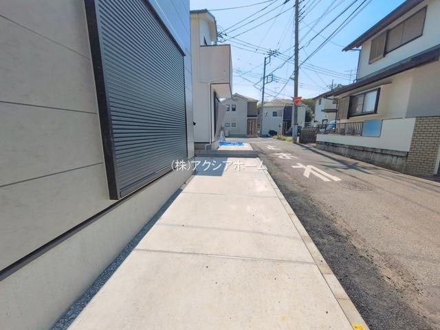 所沢市小手指南3丁目・全3棟　新築一戸建　2号棟の駐車場
