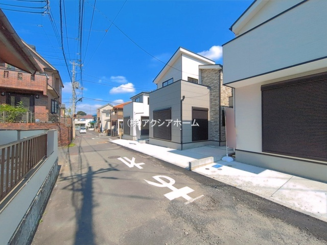 所沢市小手指南3丁目・全3棟　新築一戸建　2号棟の前面道路含む現地写真