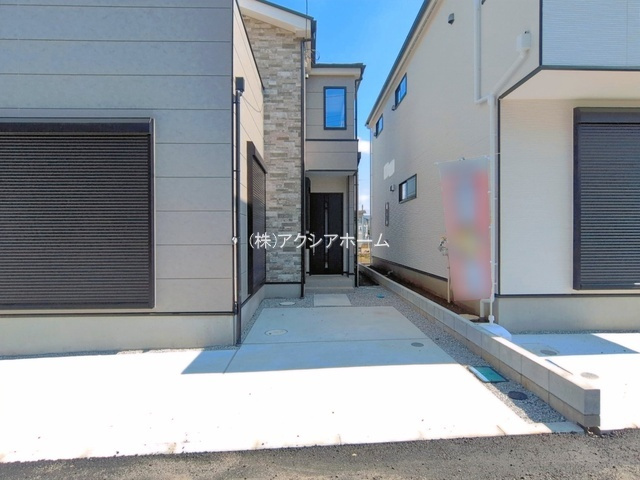 所沢市小手指南3丁目・全3棟　新築一戸建　2号棟の玄関