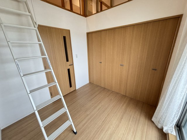 14階洋室4帖の可動間仕切りを閉めて撮影