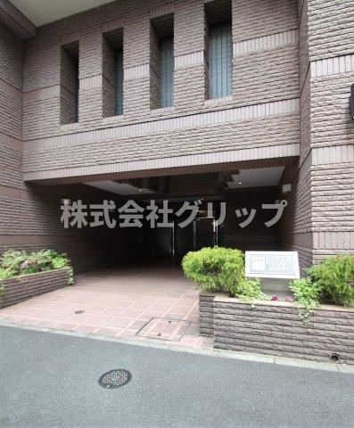 ナイスアーバン横濱駅東館のエントランス