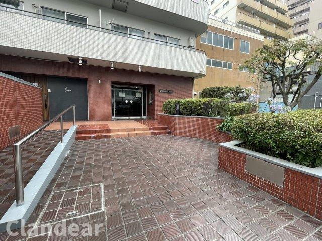 朝日言問マンションの庭|ドキドキの新生活も、安心してスタート。ぴったりの住まいを見つけませんか？クランディアが一緒に住まい選びをサポートします‼　まずは、お気軽にお問合せください　＃クランディア