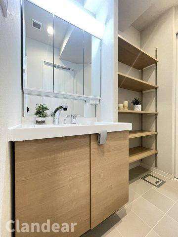朝日言問マンションの洗面所|ドキドキの新生活も、安心してスタート。ぴったりの住まいを見つけませんか？クランディアが一緒に住まい選びをサポートします‼　まずは、お気軽にお問合せください　＃クランディア