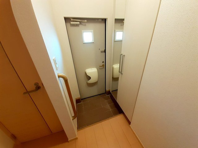 アロッジオの玄関|収納もある玄関です
