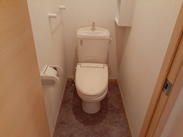 アロッジオのトイレ|清潔感のあるトイレです