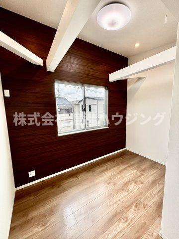 高槻市淀の原町一戸建の洋室