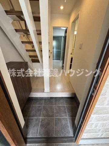 高槻市淀の原町一戸建の玄関