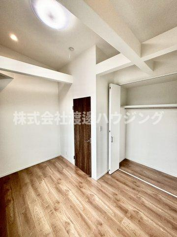 高槻市淀の原町一戸建の洋室