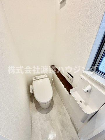 高槻市淀の原町一戸建のトイレ