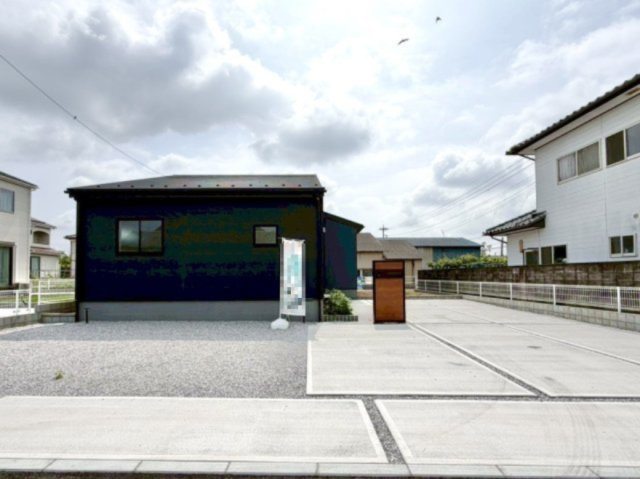 【新築戸建】伊勢崎市国定町第3　の外観|■外観（2号棟）|シンプルで洗練されたデザインは住まう人の色に染まり、個性を映し出します♪本日見学可能(*＾＾*)