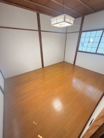 柏崎市米山台レントハウスの居間・リビング