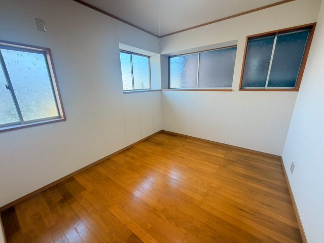 柏崎市米山台レントハウスの居間・リビング
