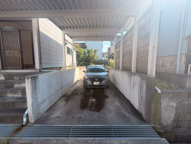 柏崎市米山台レントハウスの駐車場