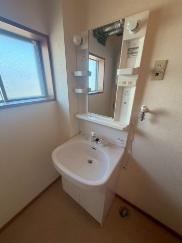 柏崎市米山台レントハウスの洗面所