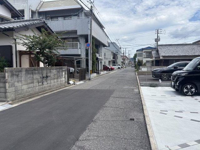 西区南観音8丁目の前面道路含む現地写真