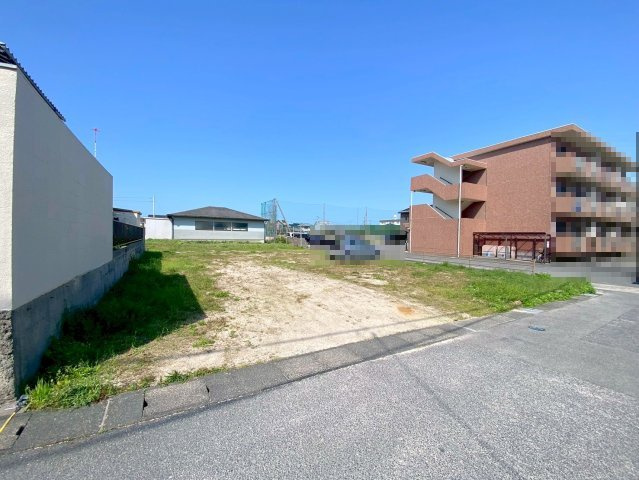 旗ヶ崎5丁目売土地（更地）の外観|敷地面積約100坪になります。小学校の横になり、開放感のある立地になります。